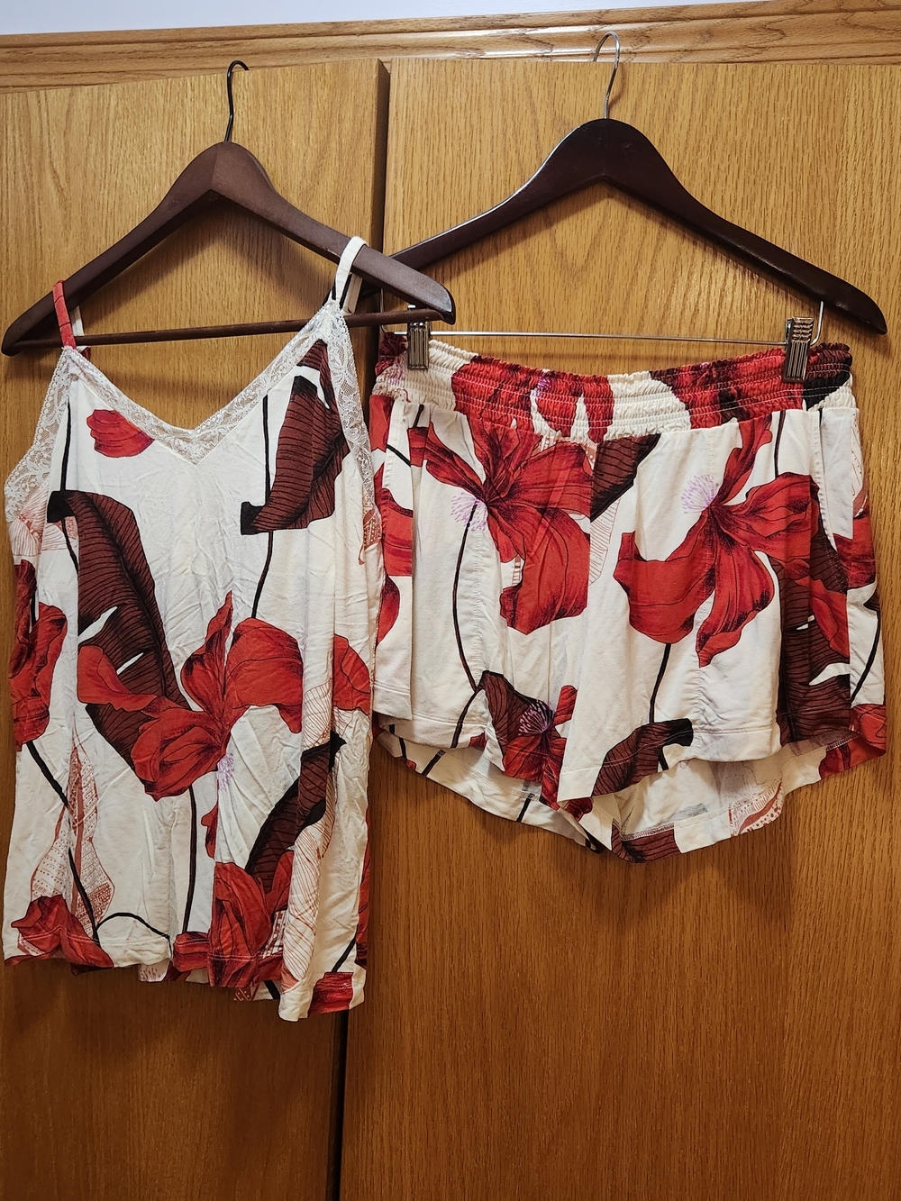 Soma Cool Nights Cream Cami & Shorts Sleep Set with Red Floral Print